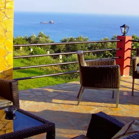 Luxus Ferienwohnung In Strand Mit Pool Adonis Appartement
