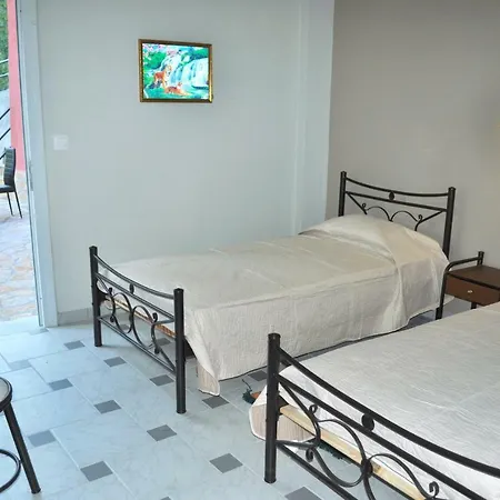 Luxus Ferienwohnung In Strand Mit Pool Adonis Appartement