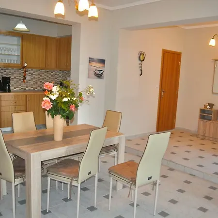 Appartement Luxus Ferienwohnung In Strand Mit Pool Adonis *